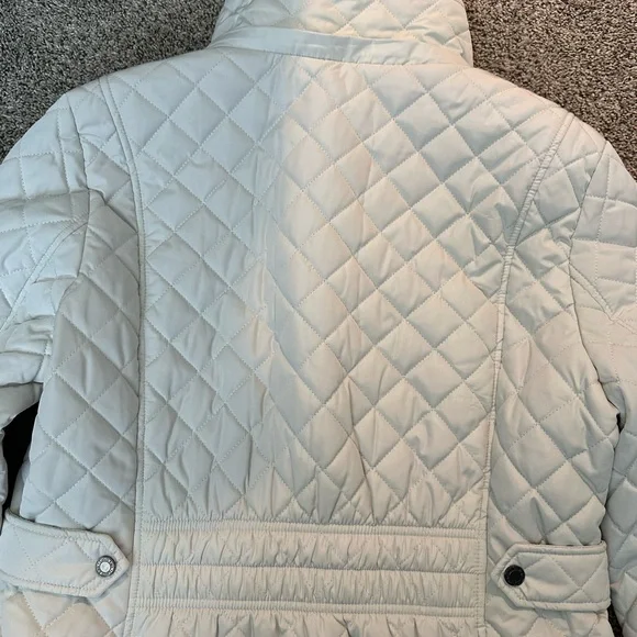 Calvin Klein White Quilted Puffer Jacket - Picture 6 of 9